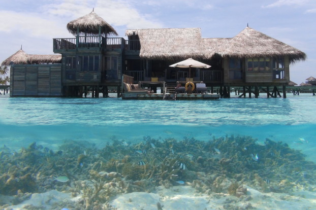 Malediven Hotel Resort Gili Lankanfushi Overwater Villa (halb unter Wasser Foto)