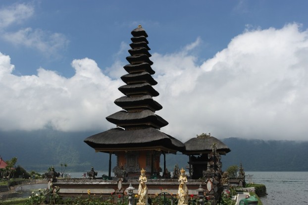 Pura Ulun Danu Tempel im Bratan See auf Bali