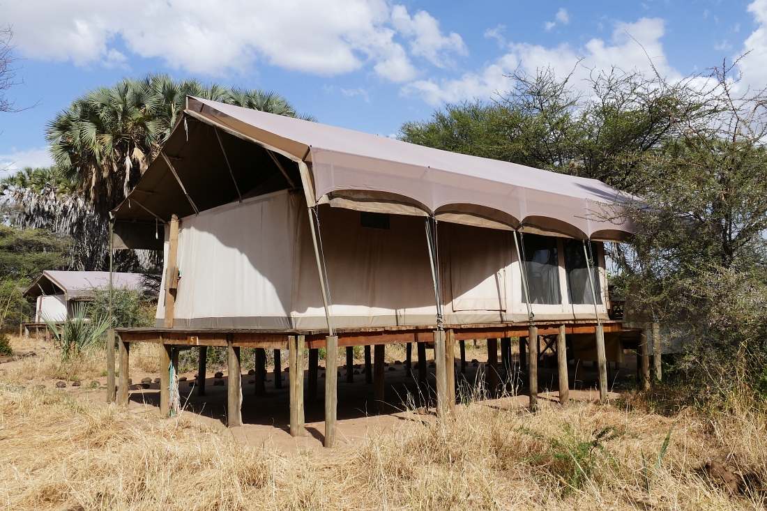 Samburu Kenya Elephant Bedroom“ class=